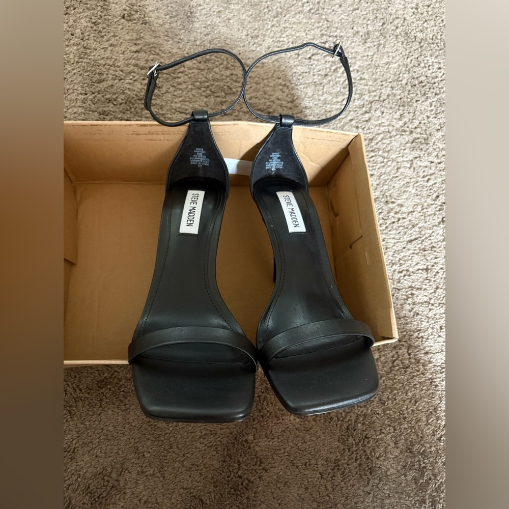 Steve Madden Stecy ankle strap heels